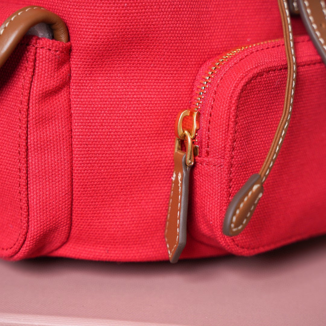 Miu Miu Backpack 22x18x11.5cm