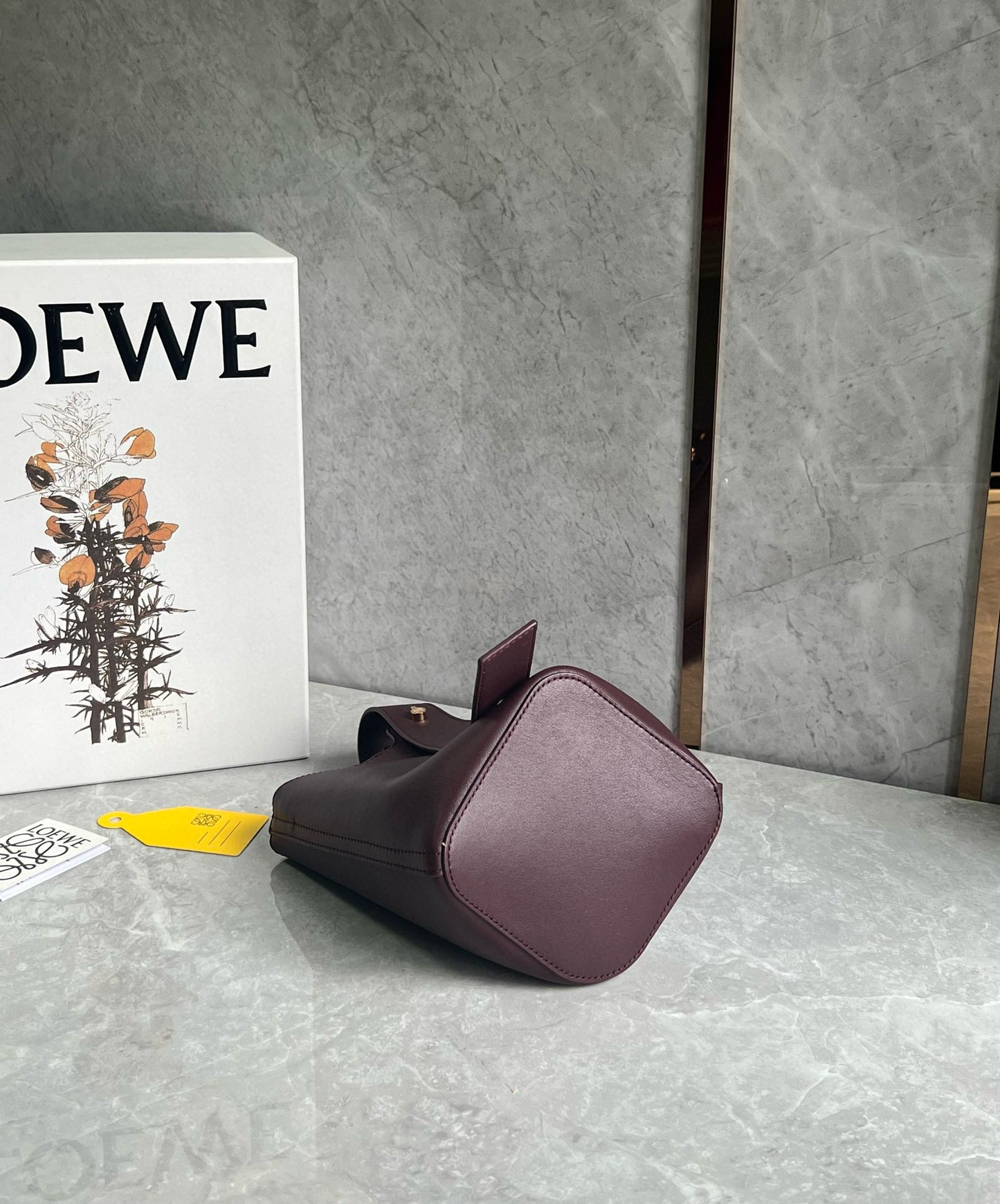 Loewe Pebble Bucket Bag(16x16x19.5cm)