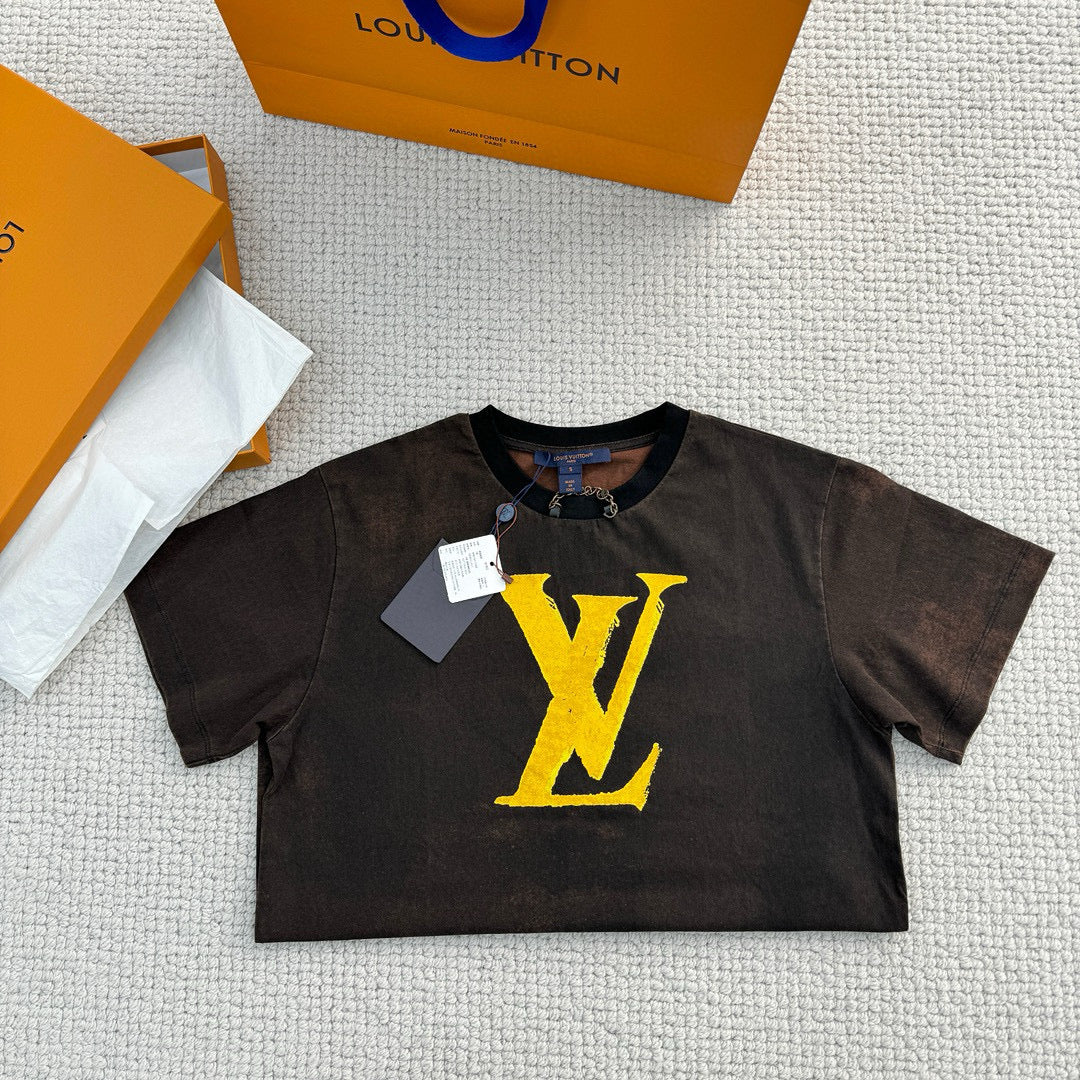 1V T-shirt