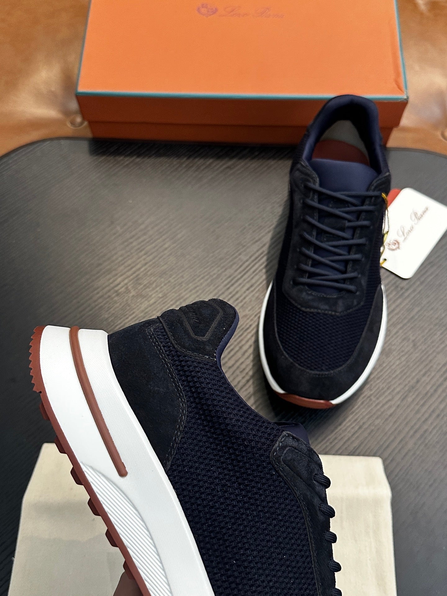 LP Sneakers