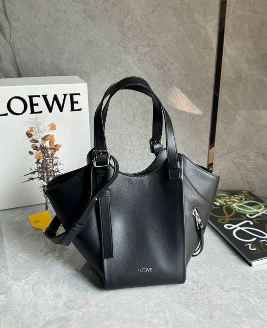 Loewe Hammock Flip Shoulder Bag(15x22.5x22cm)