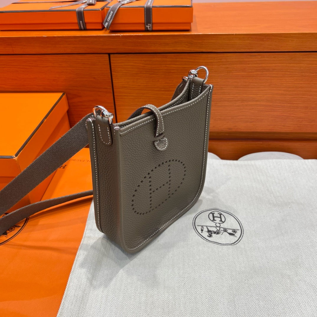 Hermes Evelyne 17