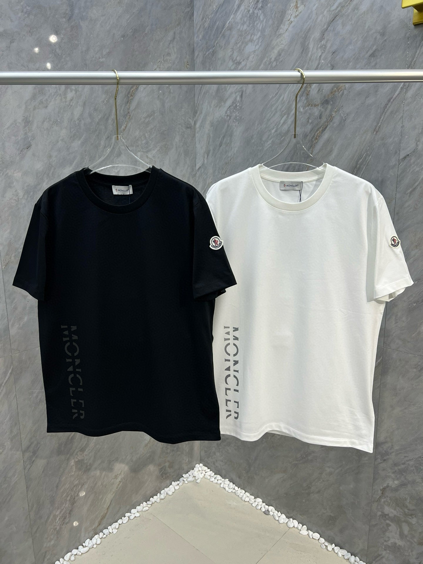 Moncler T-shirt