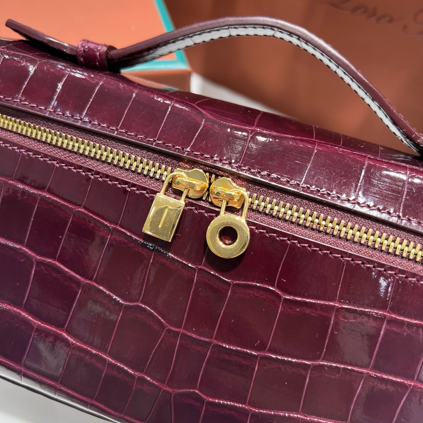 LP Extra Pocket L19 Handbag