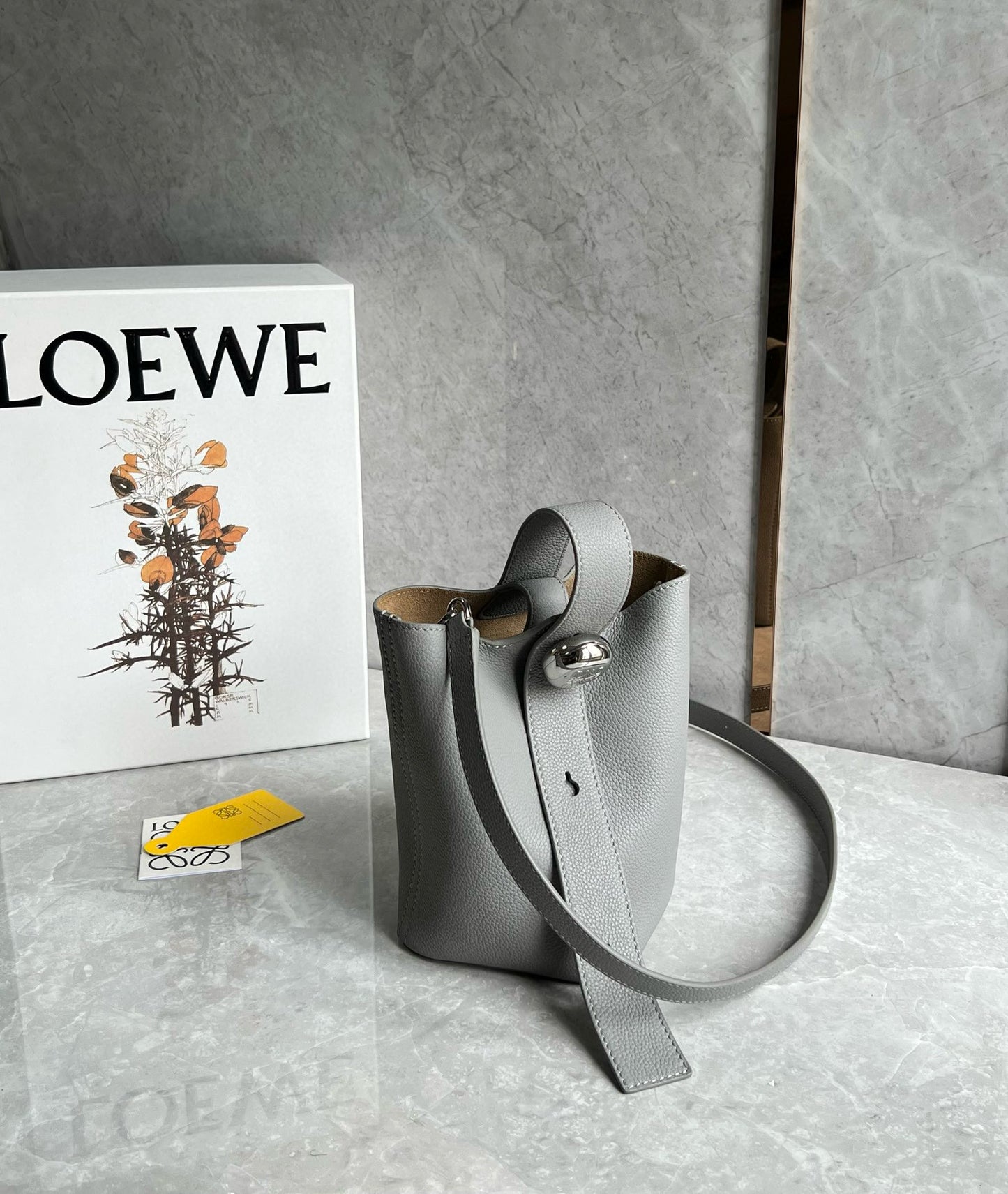 Loewe Pebble Bucket Bag(16x16x19.5cm)