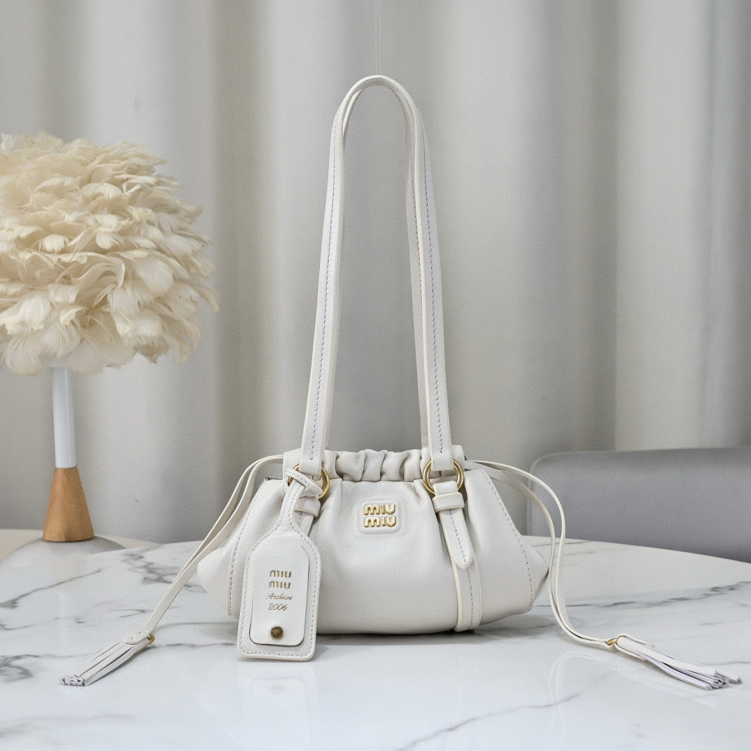 Miu Miu Shoulder Bag 22x7x15cm