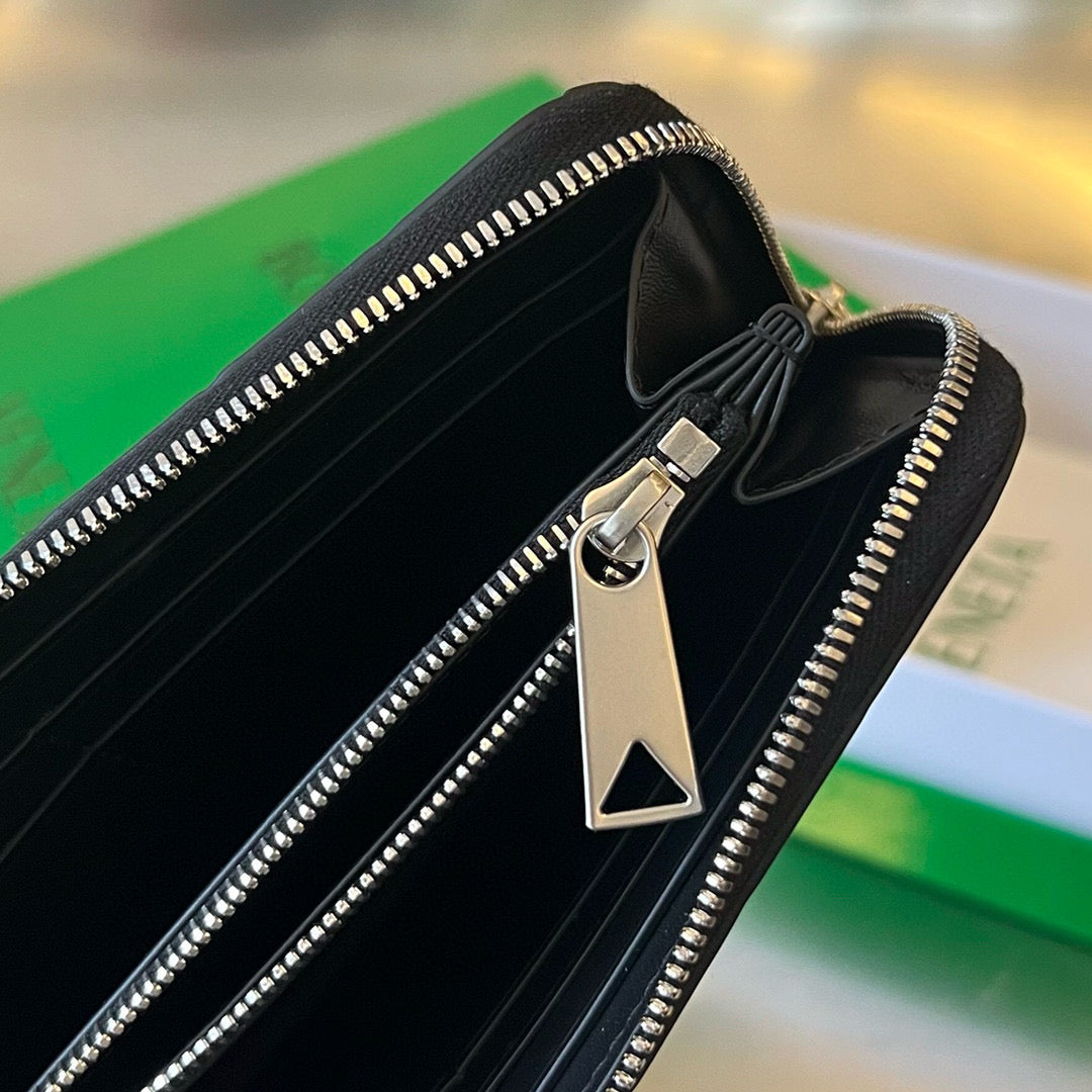 Bottega Veneta Long Zipped Wallet