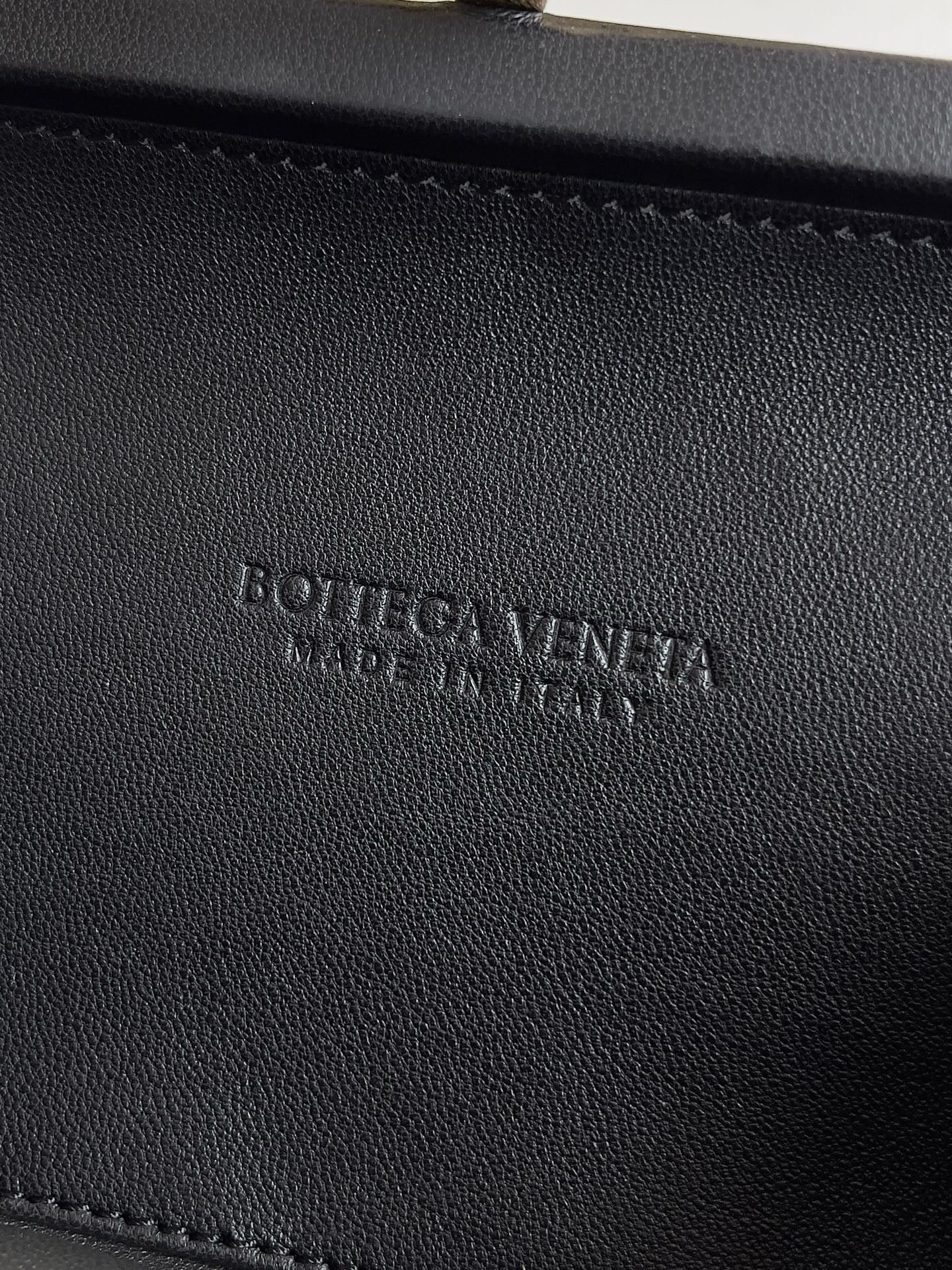 BV Knot Clutch Bag