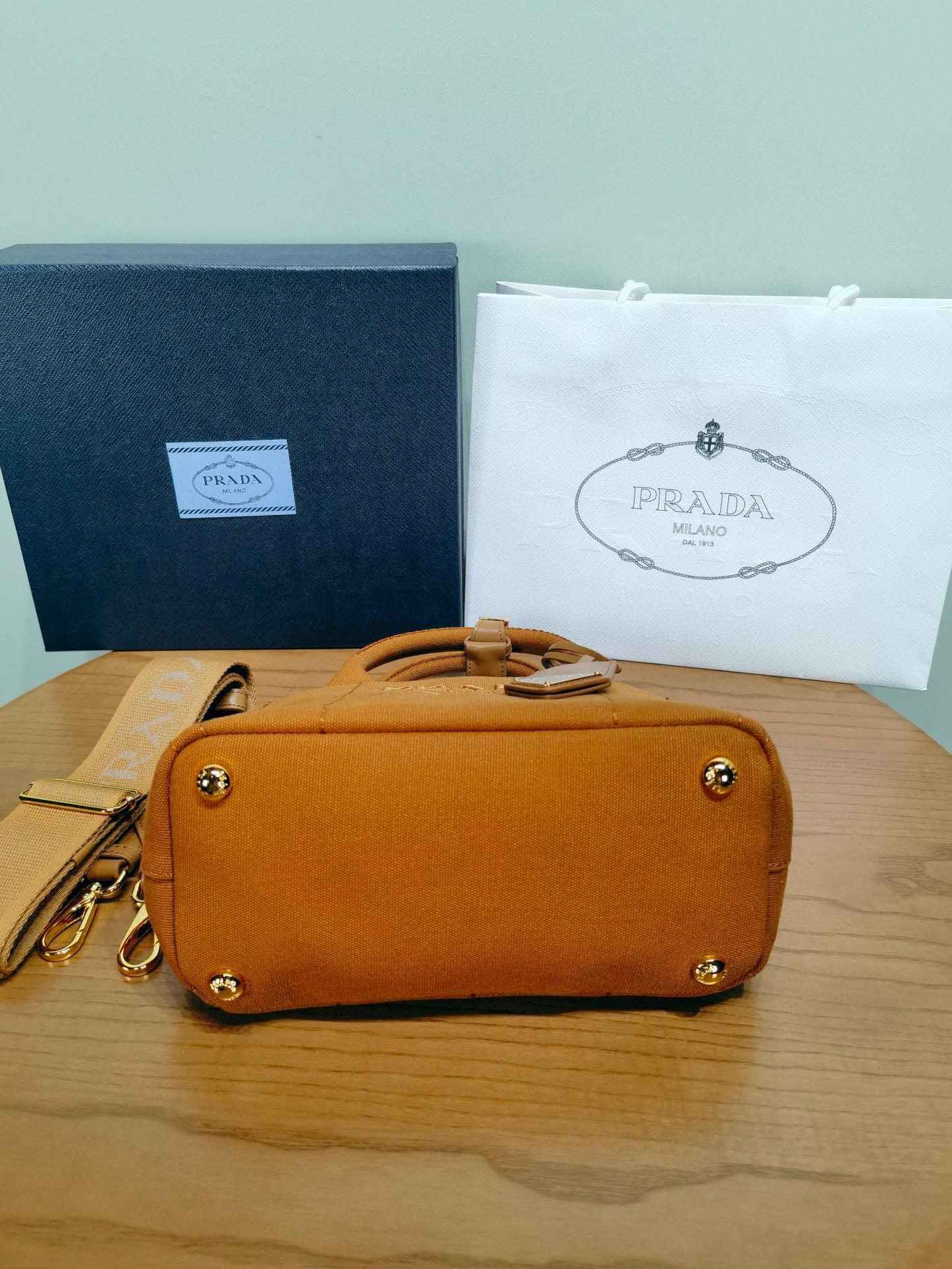 Prada Handle Bag 22x15x13cm