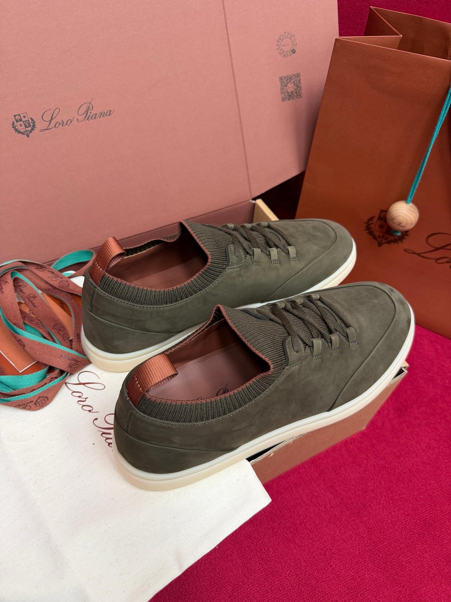 LP Sneaker