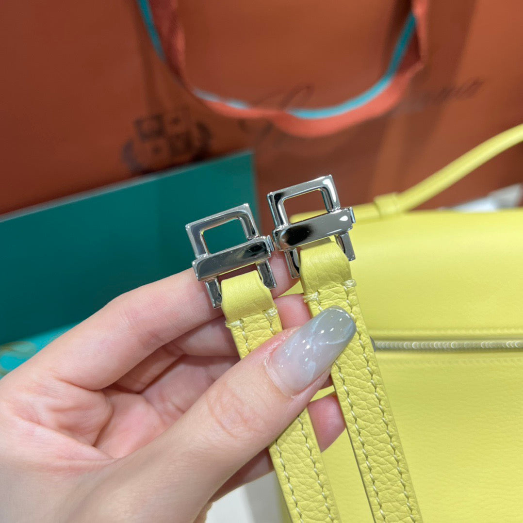 LP Extra Pocket L27 Handbag