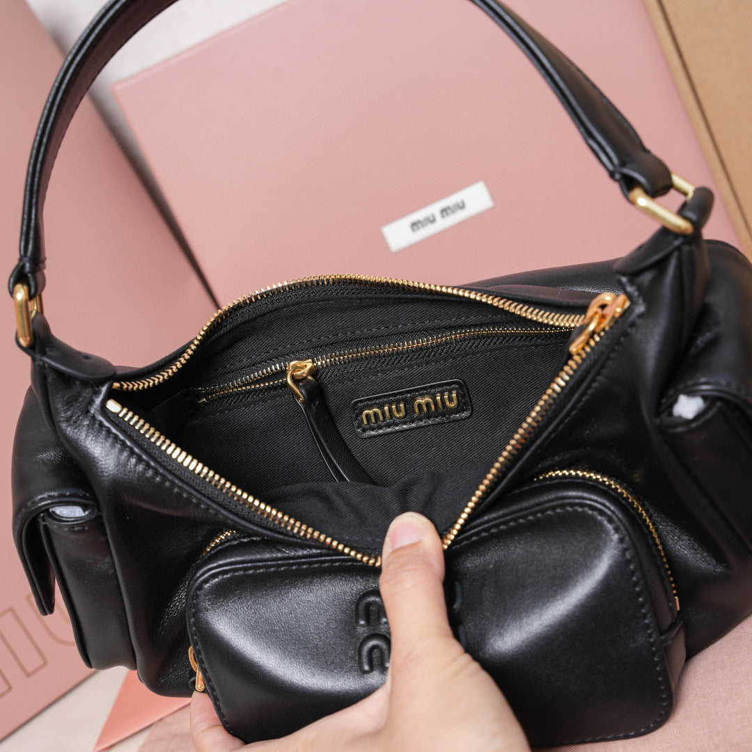 Miu Miu Handbag 21x12x6cm