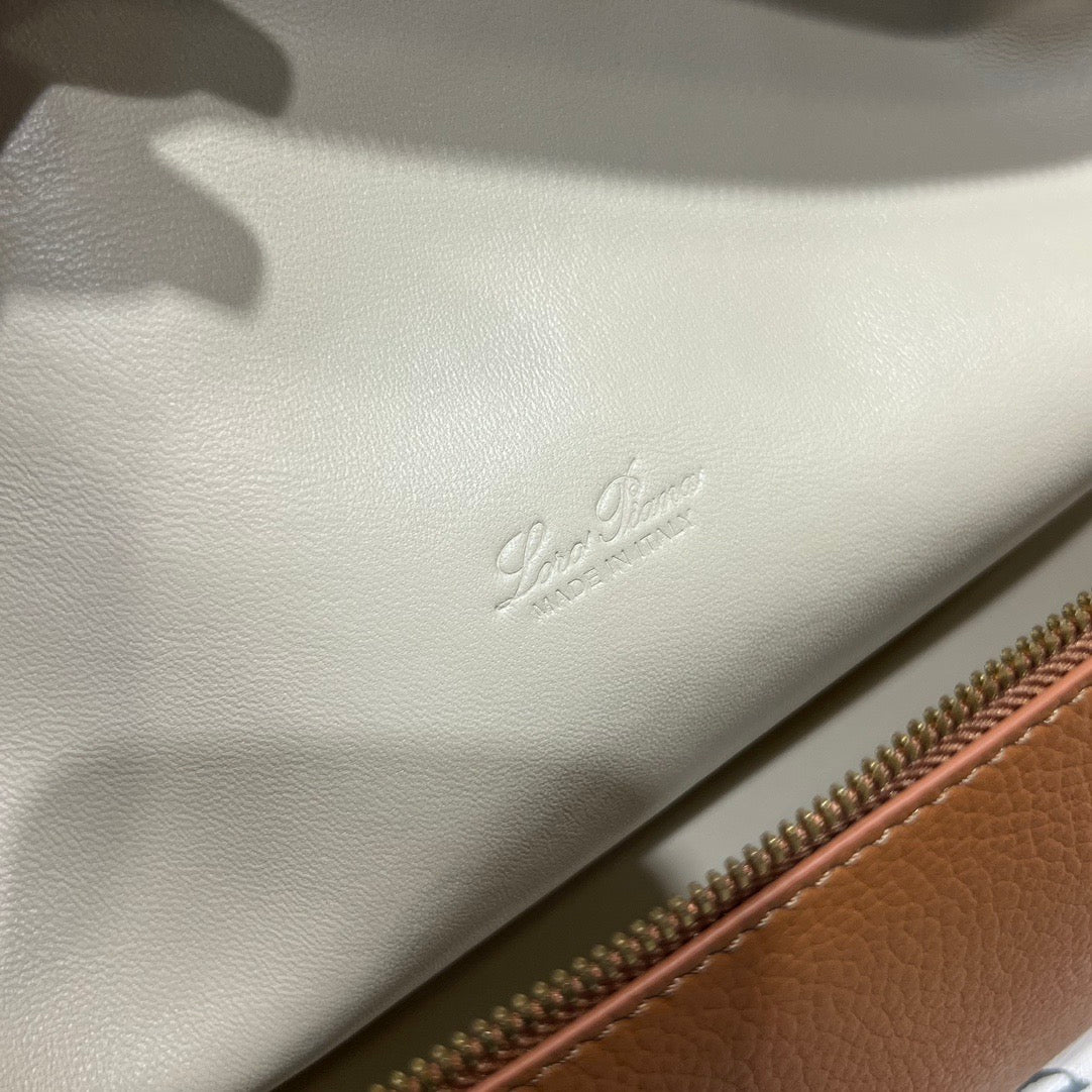 LP Extra Pocket L27 Handbag