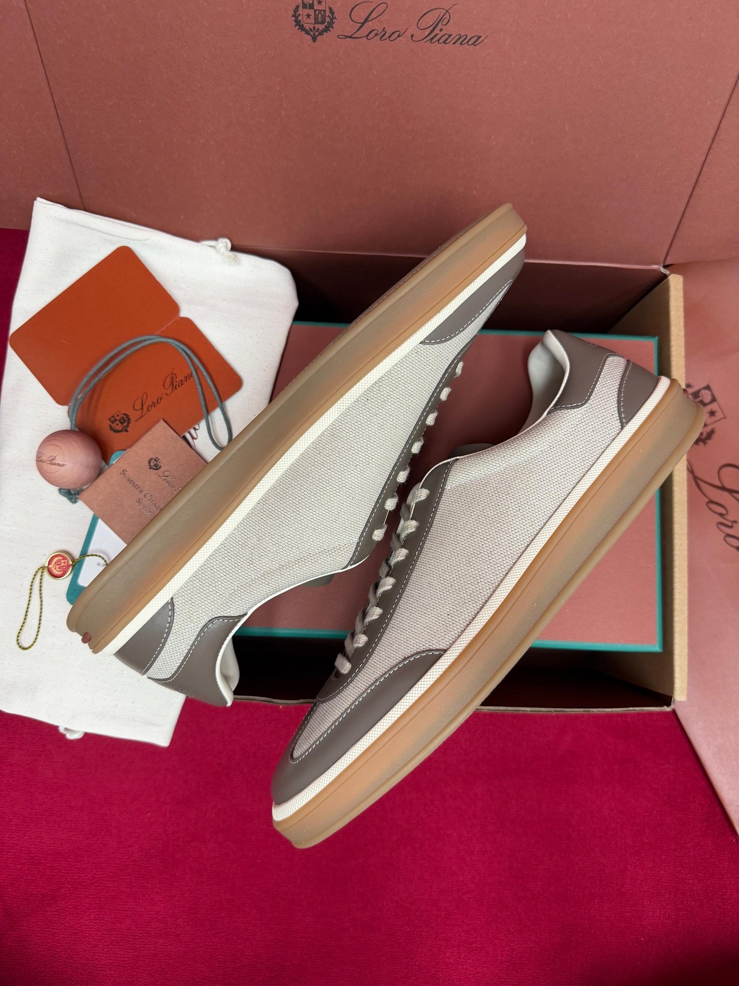 LP Sneakers
