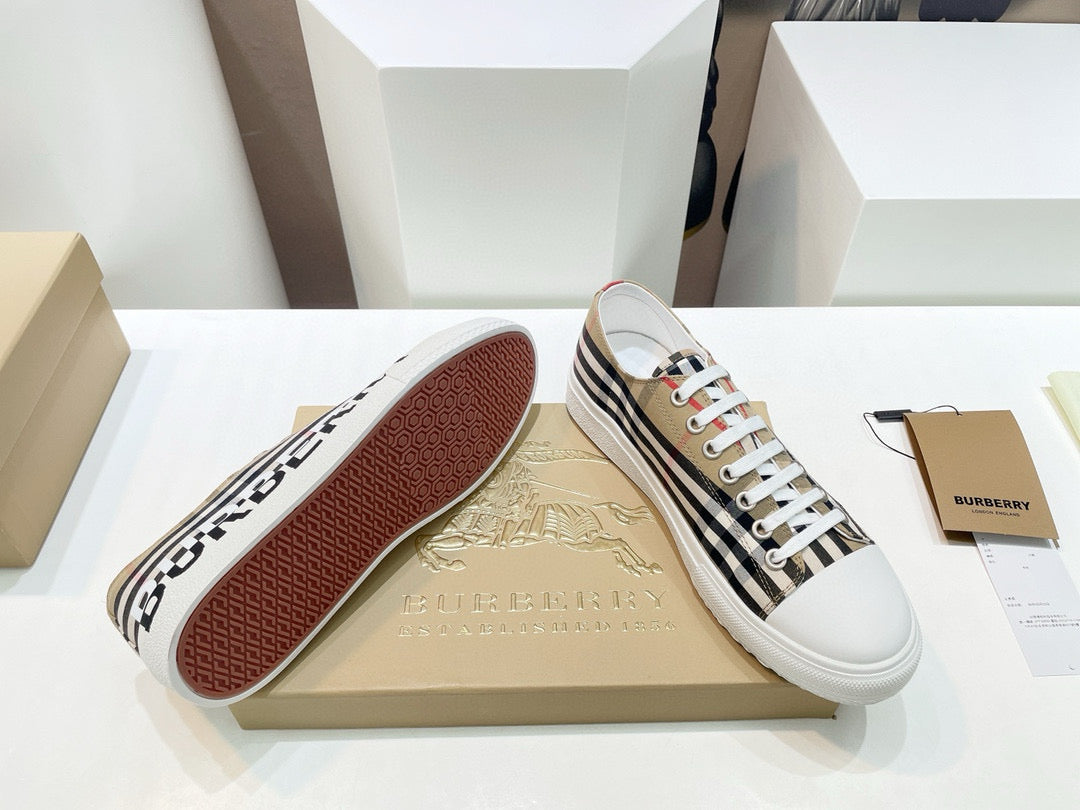 Burberry Sneakers