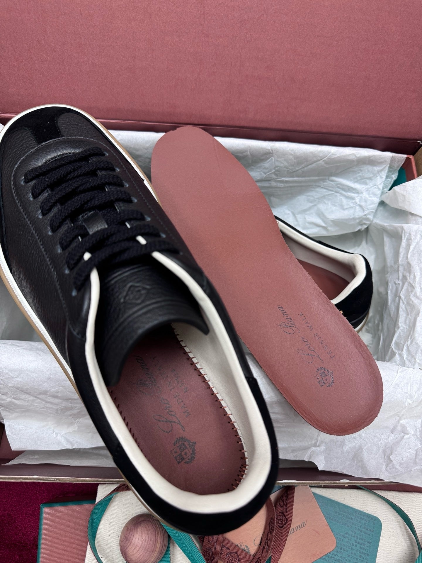 LP Sneaker