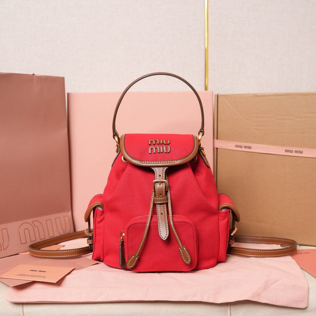 Miu Miu Backpack 22x18x11.5cm