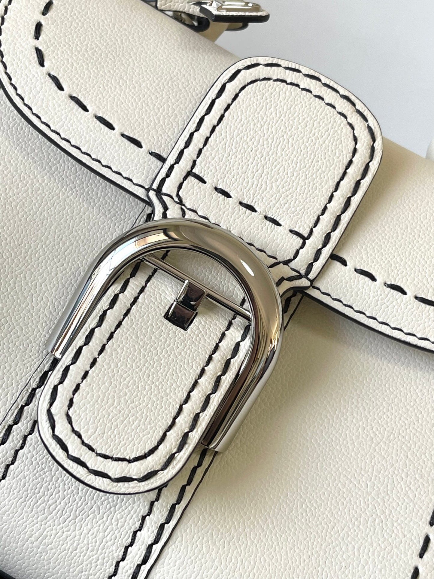 Delvaux Le Brilliant