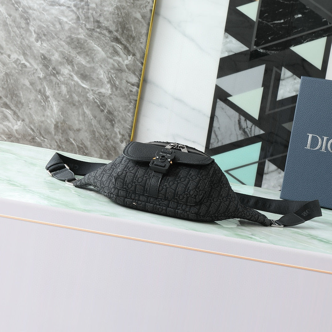 Dior Oblique Saddle Belt Bag