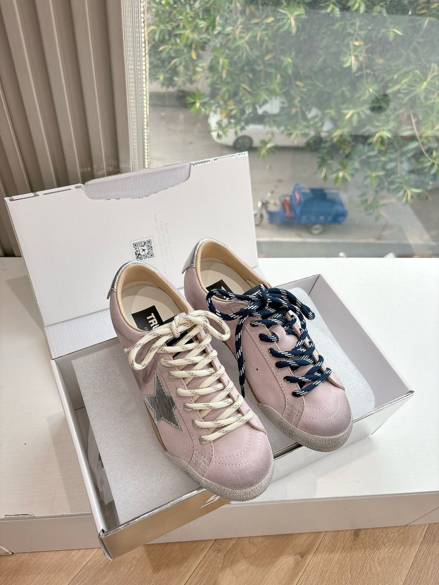 Golden Goose Sneaker