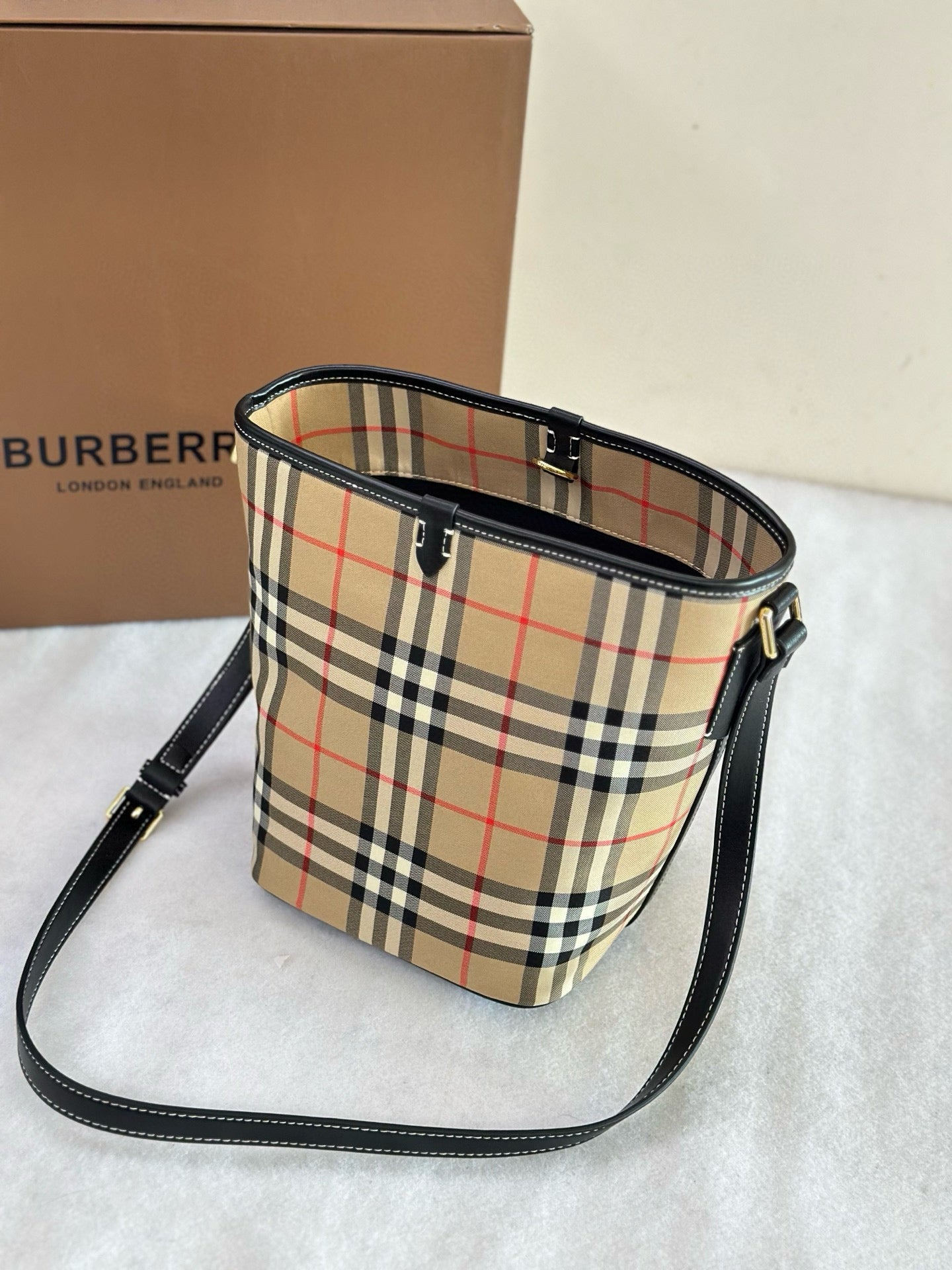 BBR Ashby Check Bucket Bag