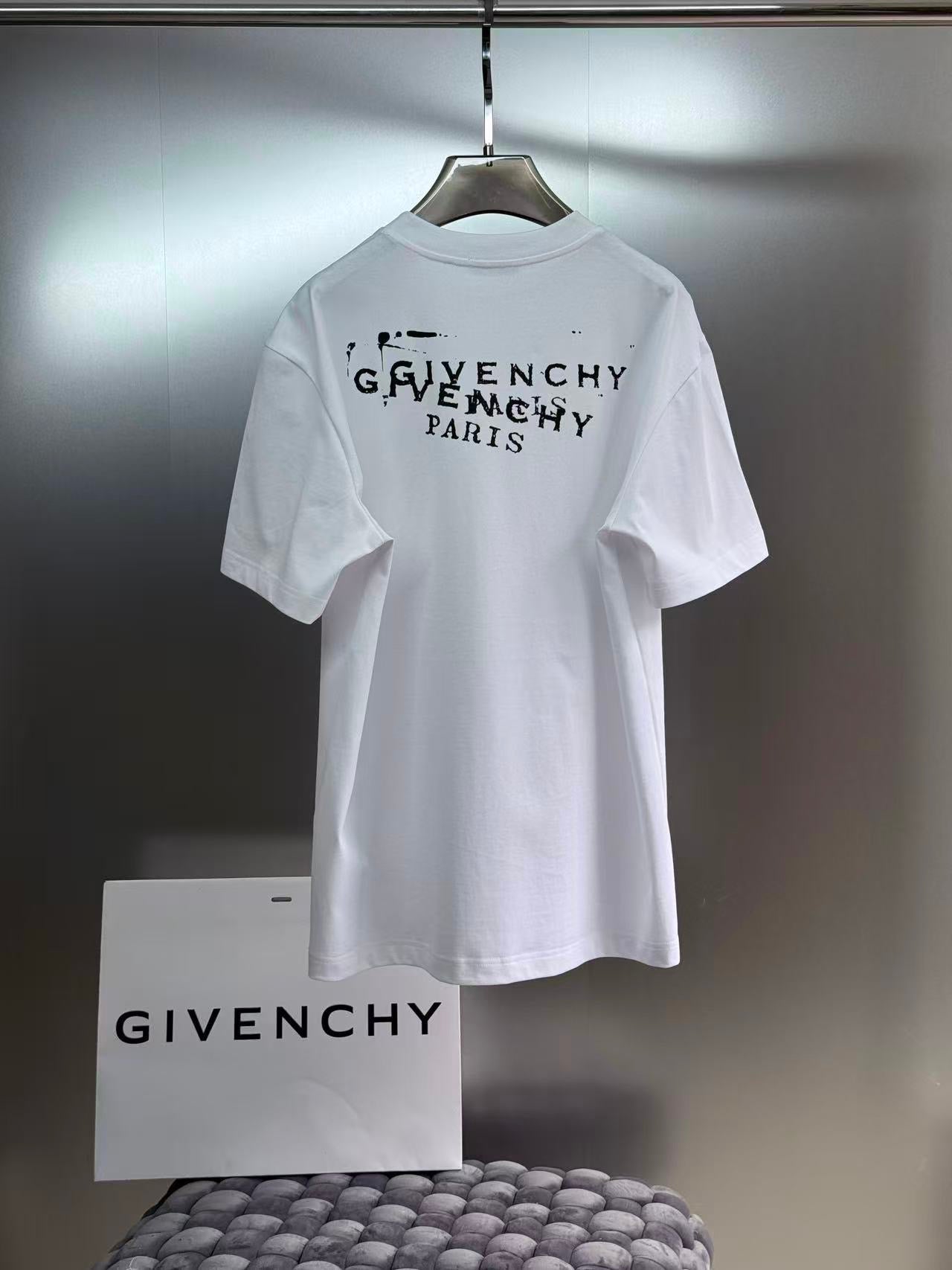 Givenchy T-Shirt