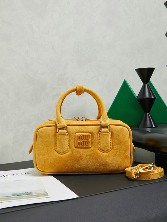 Miu Miu Bowling Bag 22x10.5x7.5cm