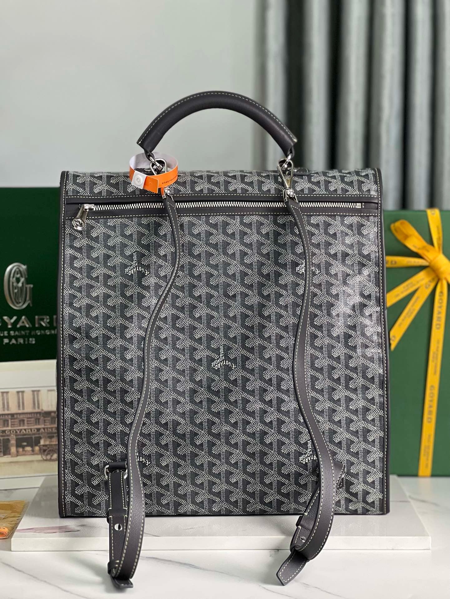 Goyard Backpack 33x35x16cm