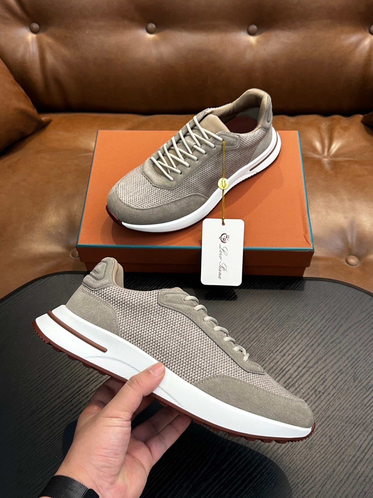 LP Sneakers