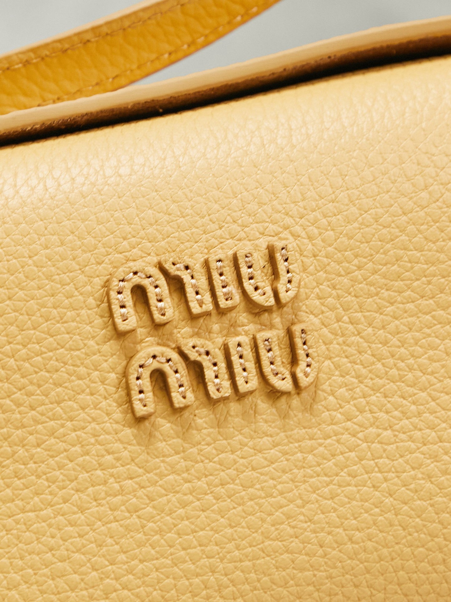 Miu Miu Cross Body Bag 18x10x7cm