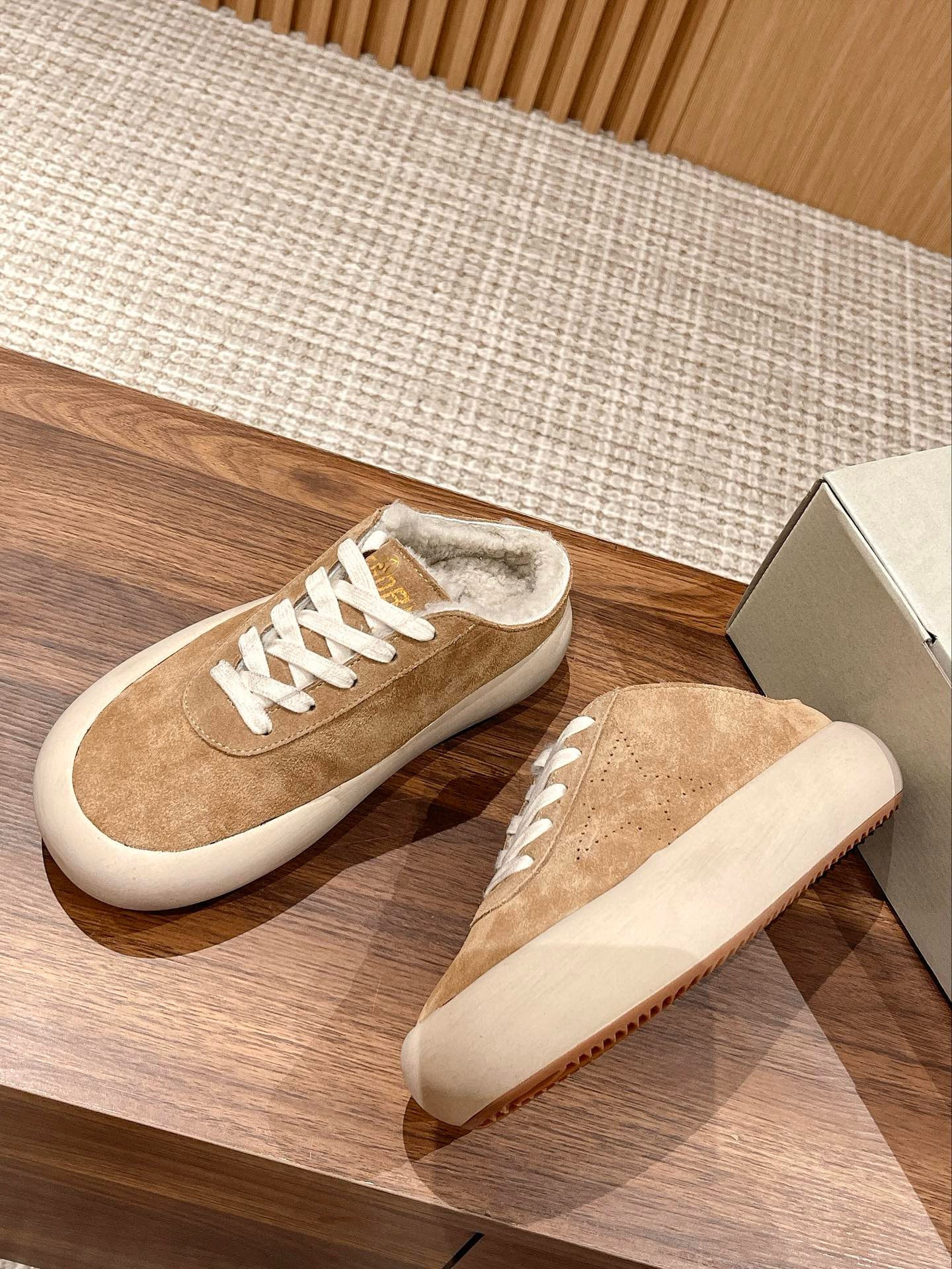 Golden Goose Sneaker