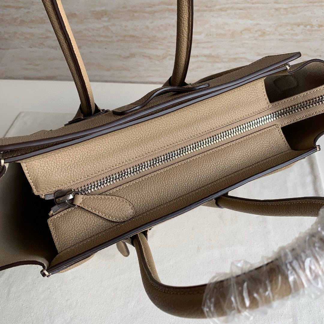 Celine Duffel