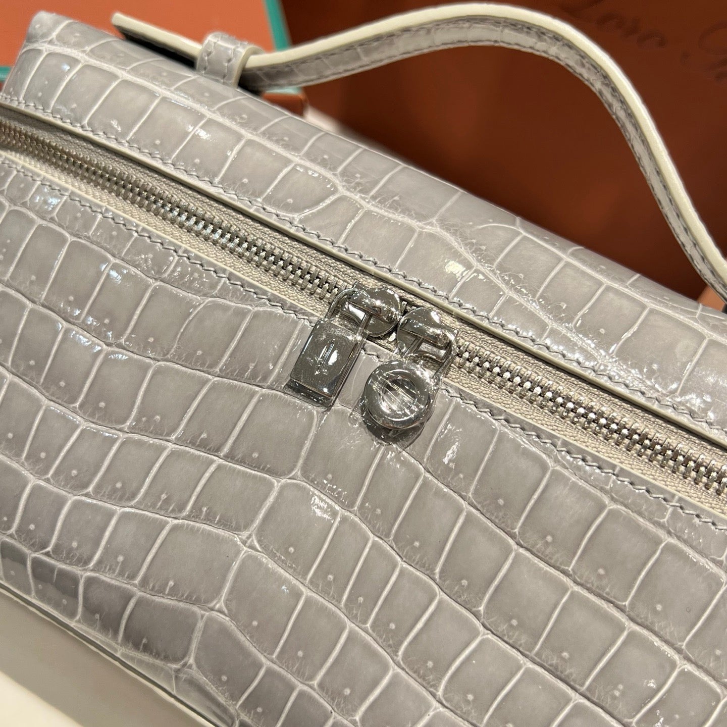 LP Extra Pocket L19 Handbag
