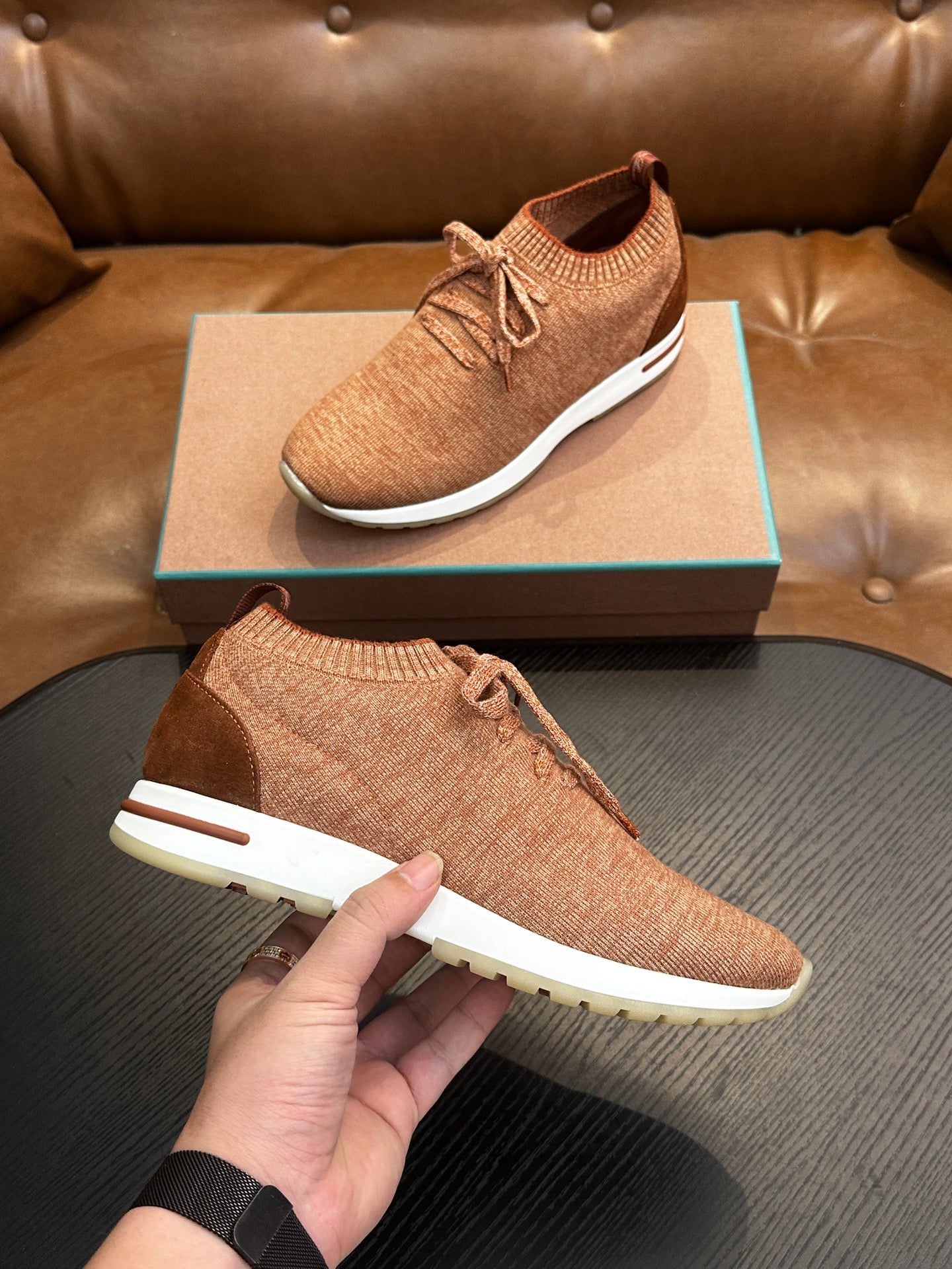 LP Sneakers