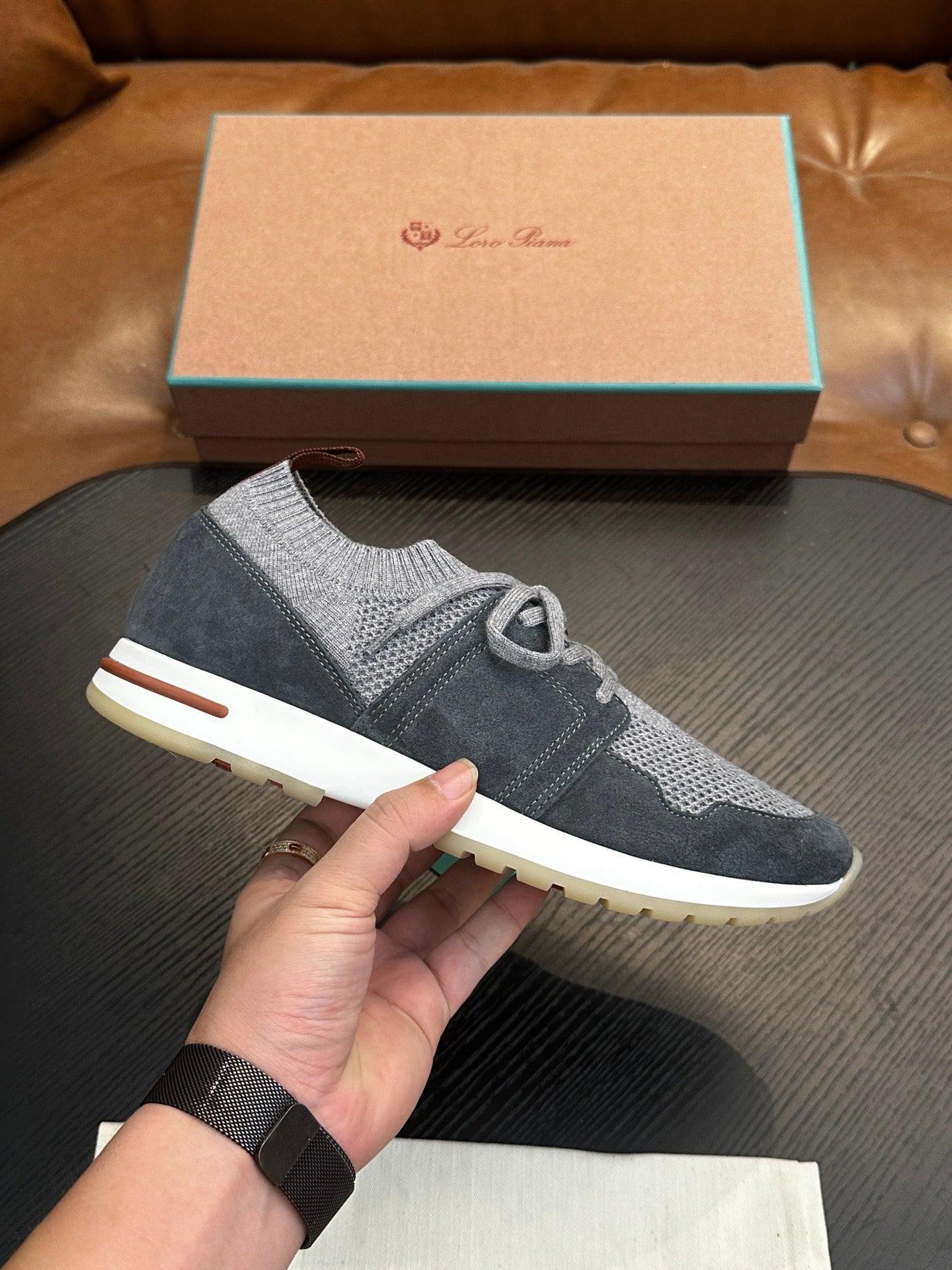 LP Sneakers