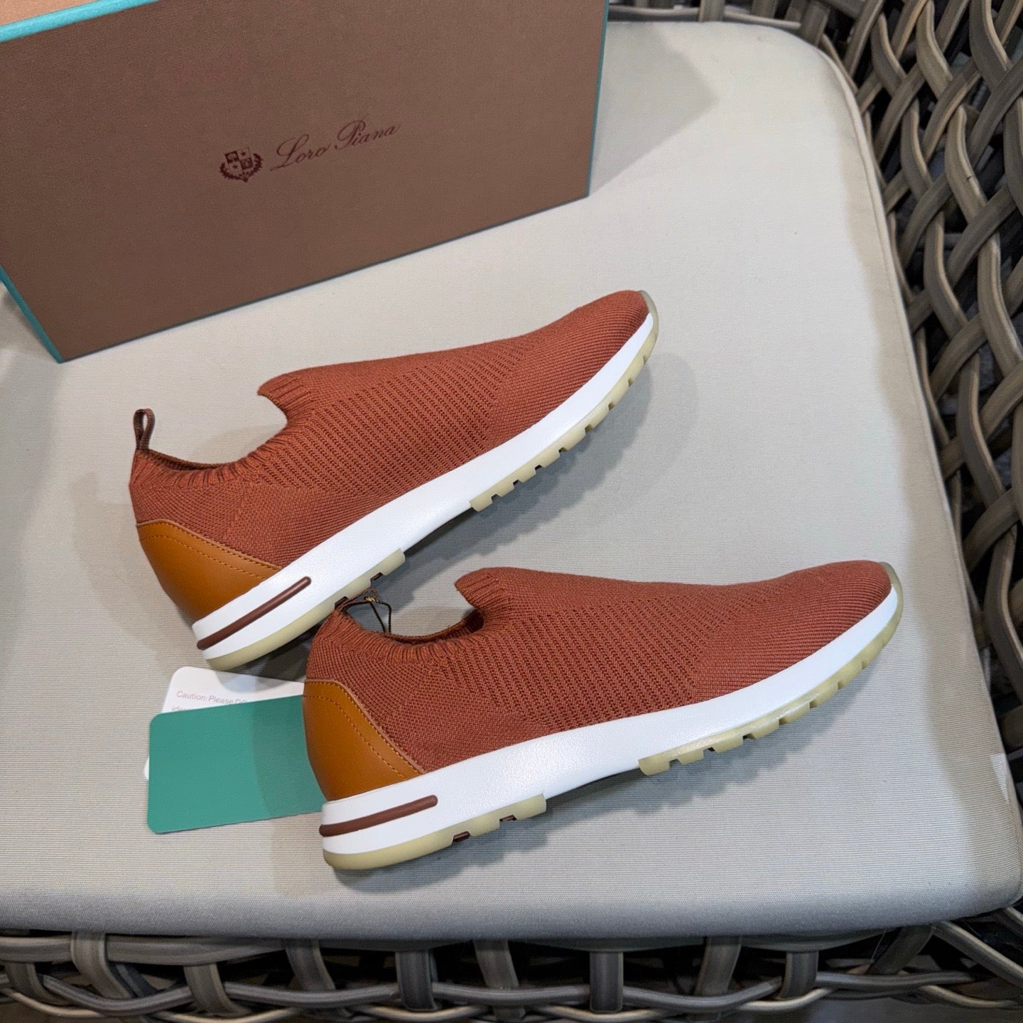 LP Sneakers