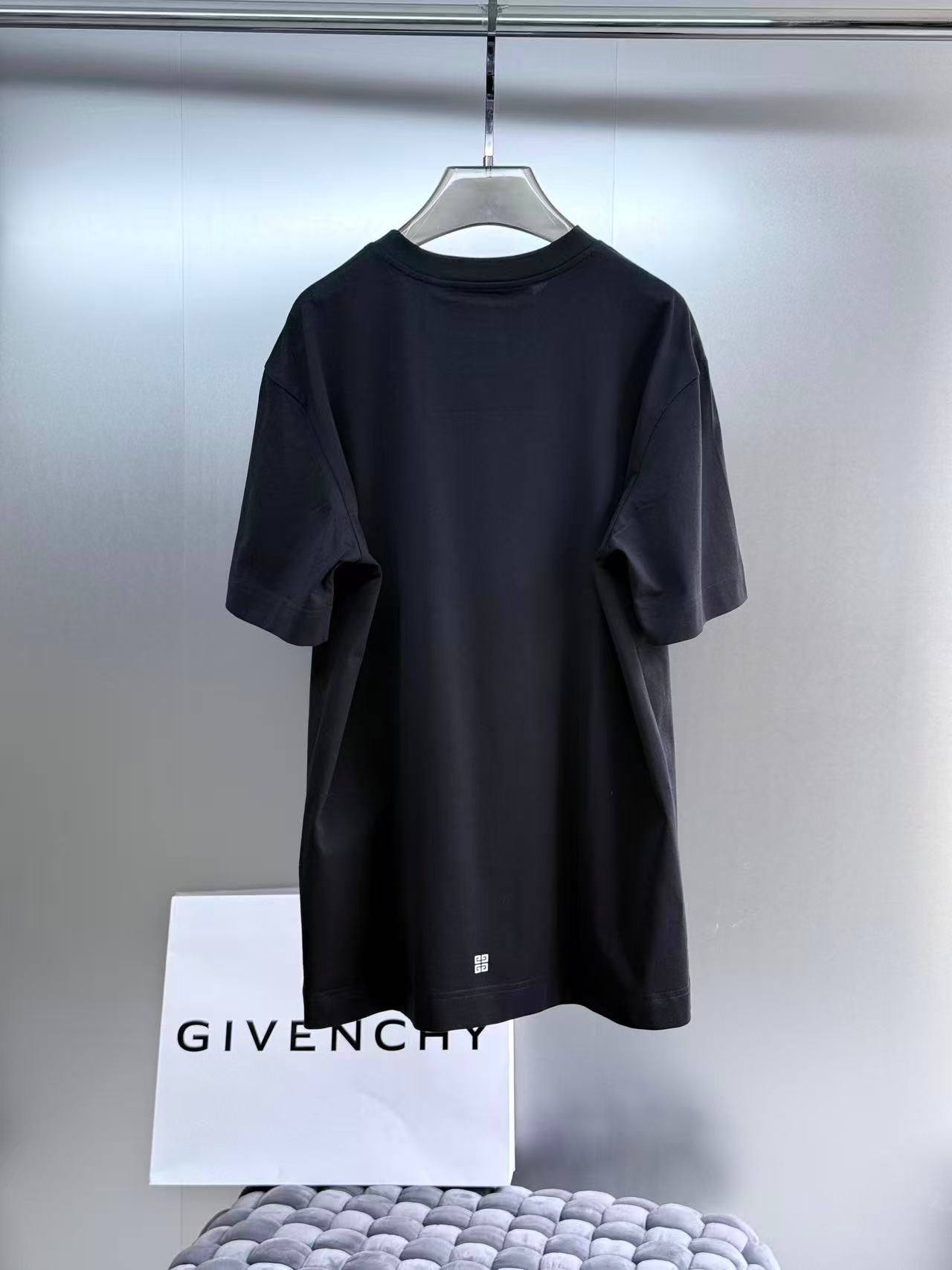 Givenchy T-Shirt