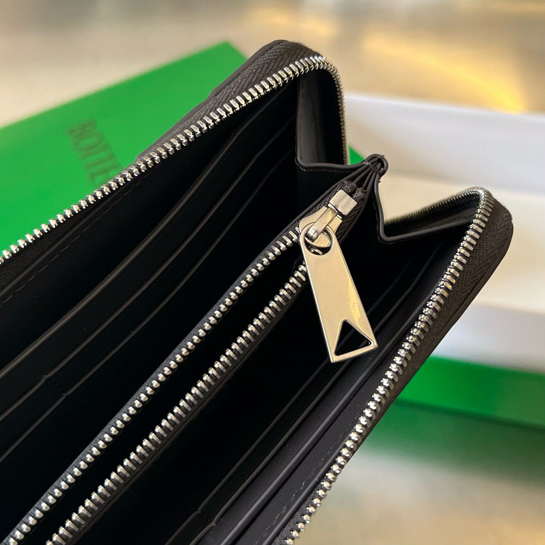 Bottega Veneta Long Zipped Wallet