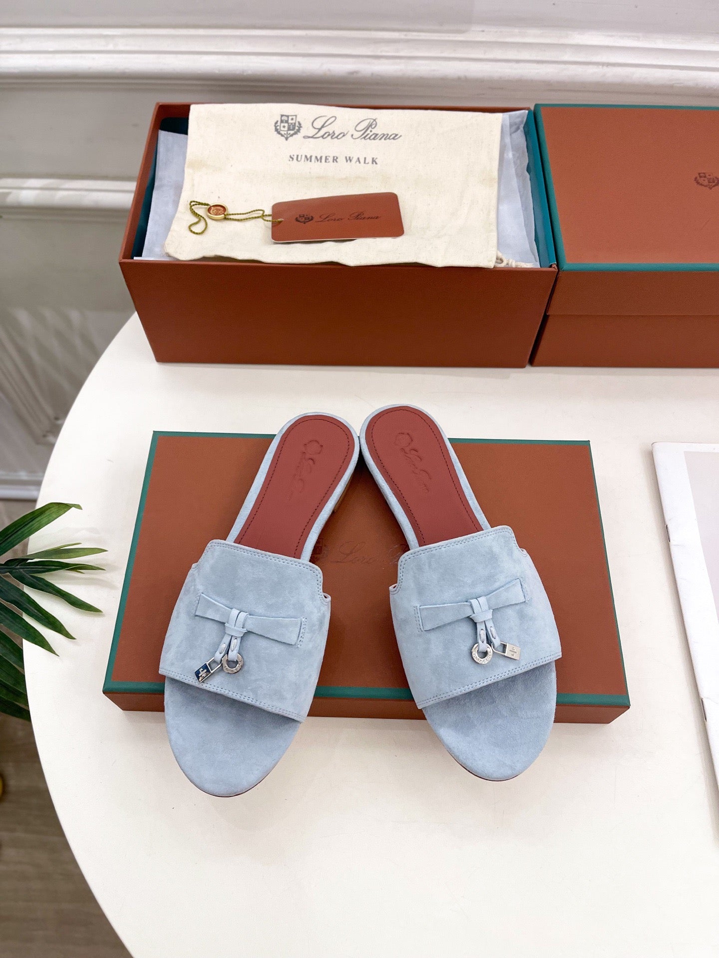 LP Sandals