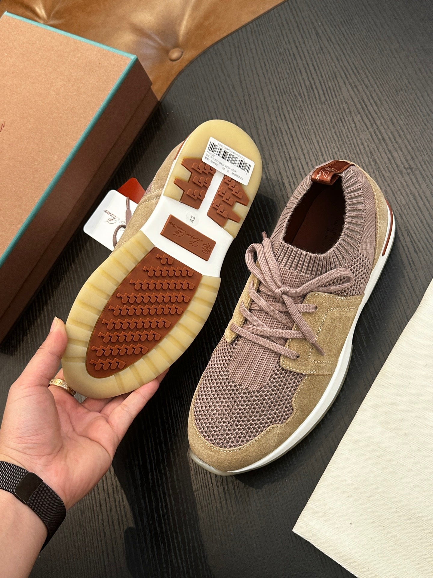 LP Sneakers