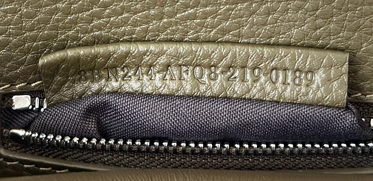 Fendi Peekaboo Bag (23.5x12x20 cm)