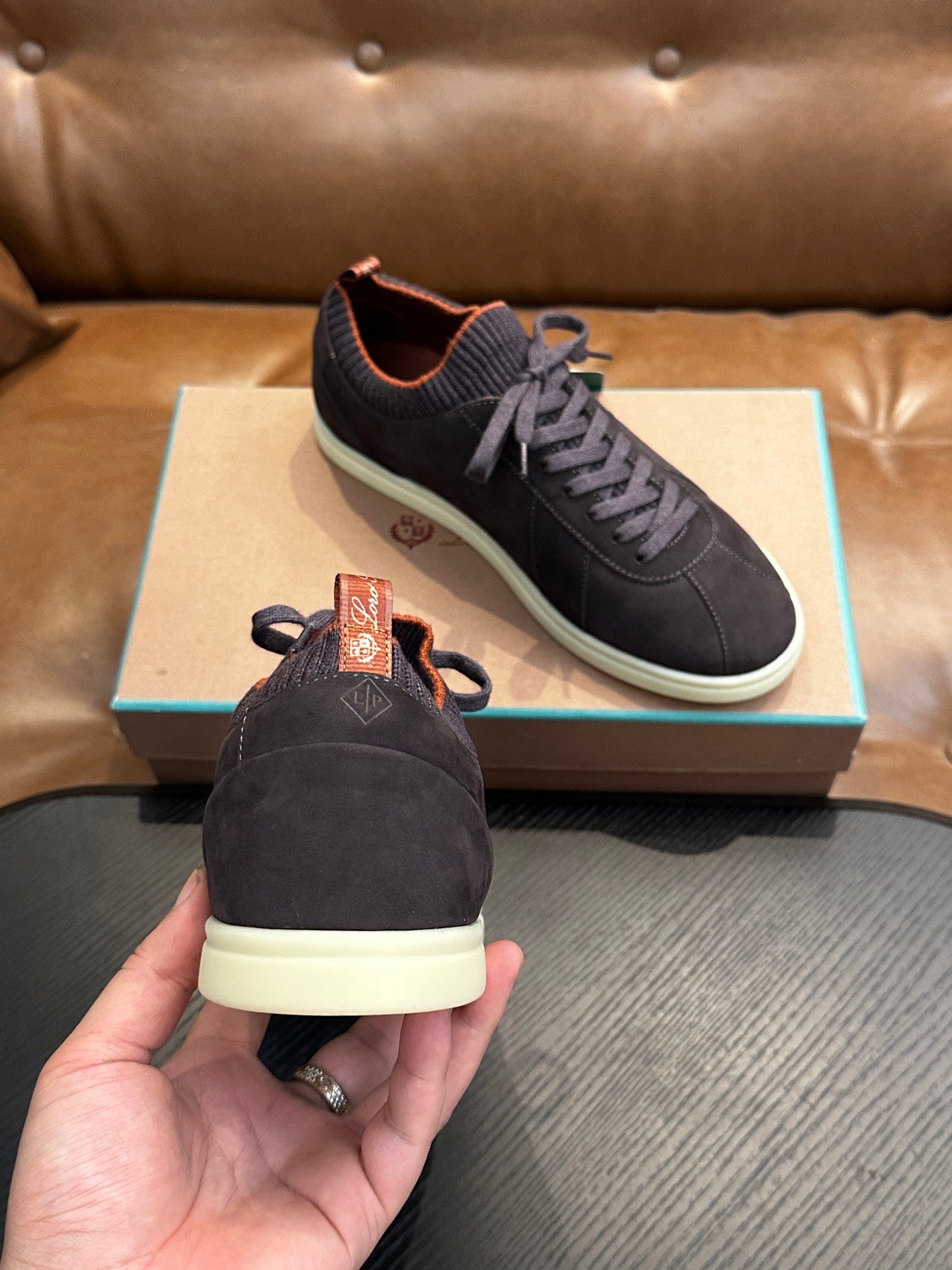 LP Sneakers
