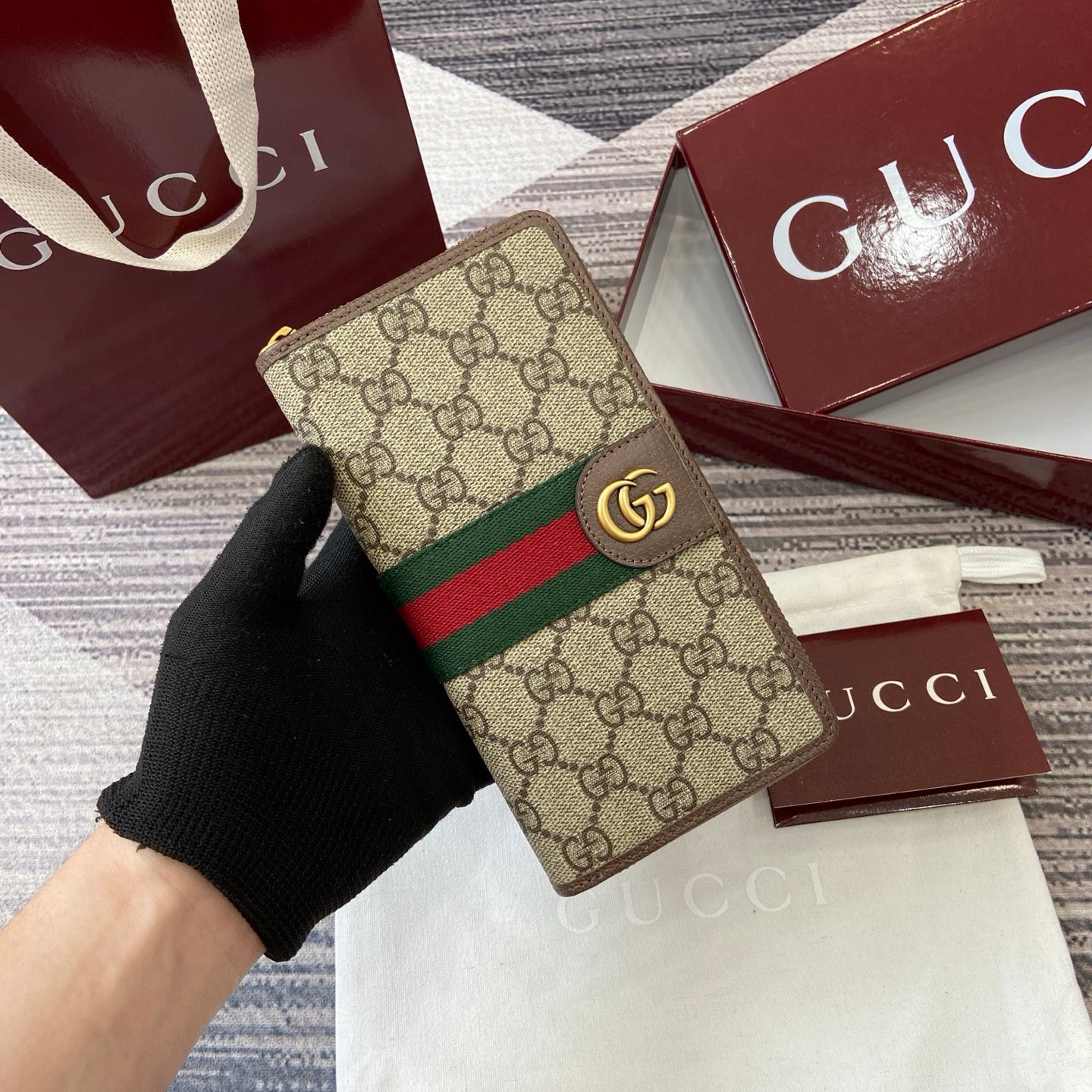 Gucci Long Zipped Wallet