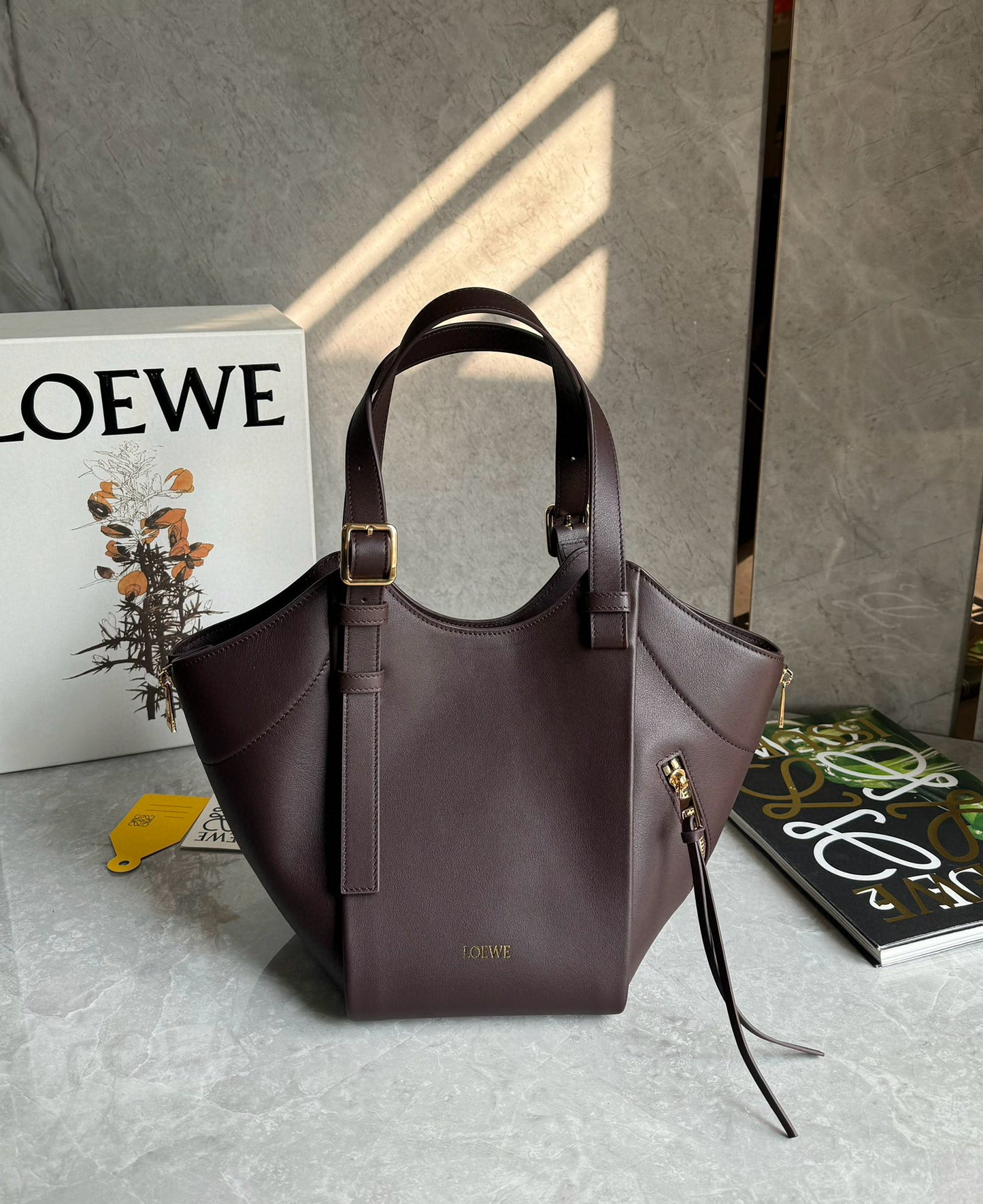 Loewe Hammock Flip Shoulder Bag(15x22.5x22cm)