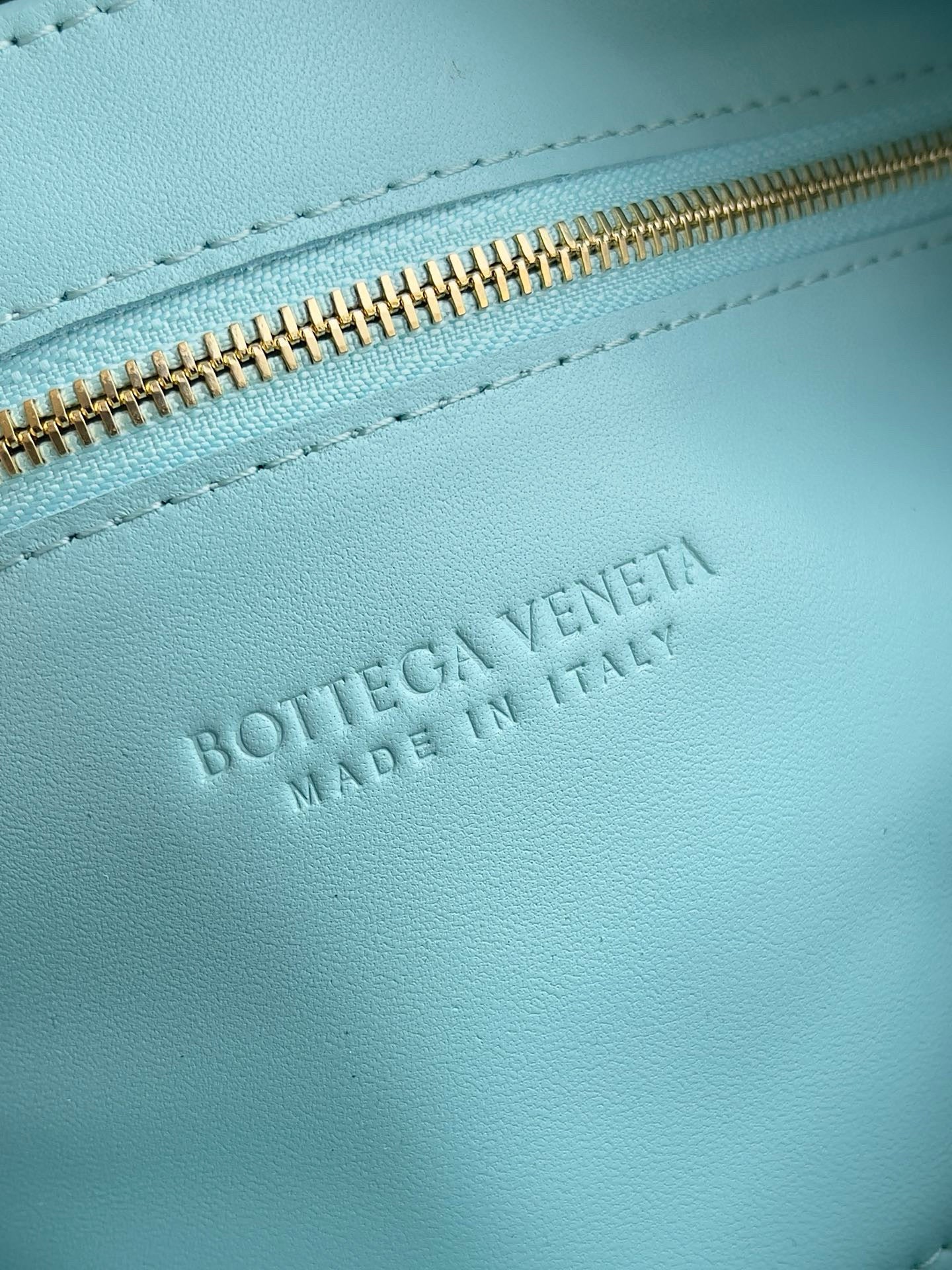 BV Intrecciato Cassette Bag