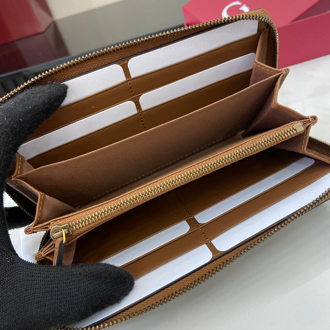 Gucci Long Zipped Wallet
