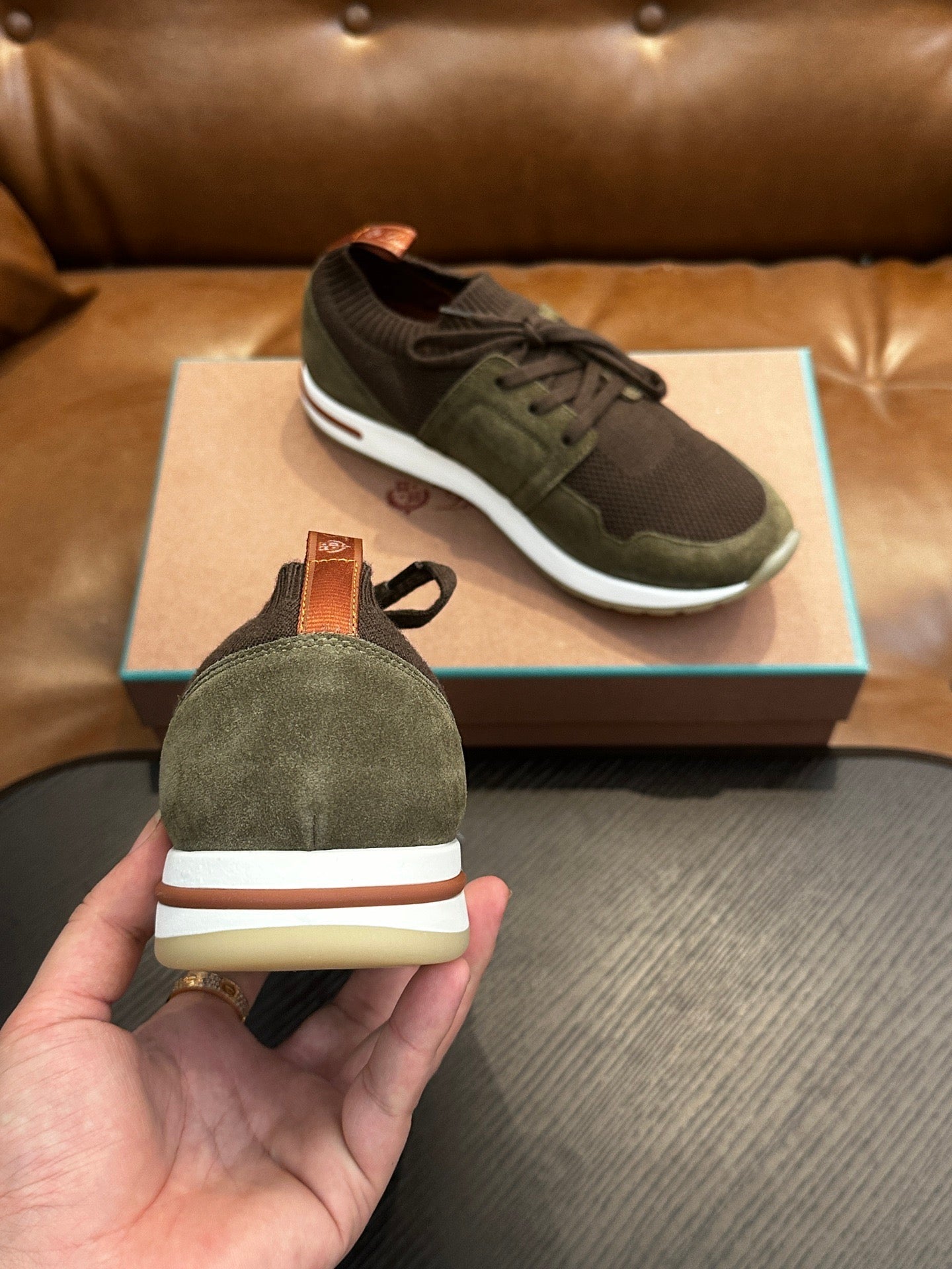 LP Sneakers
