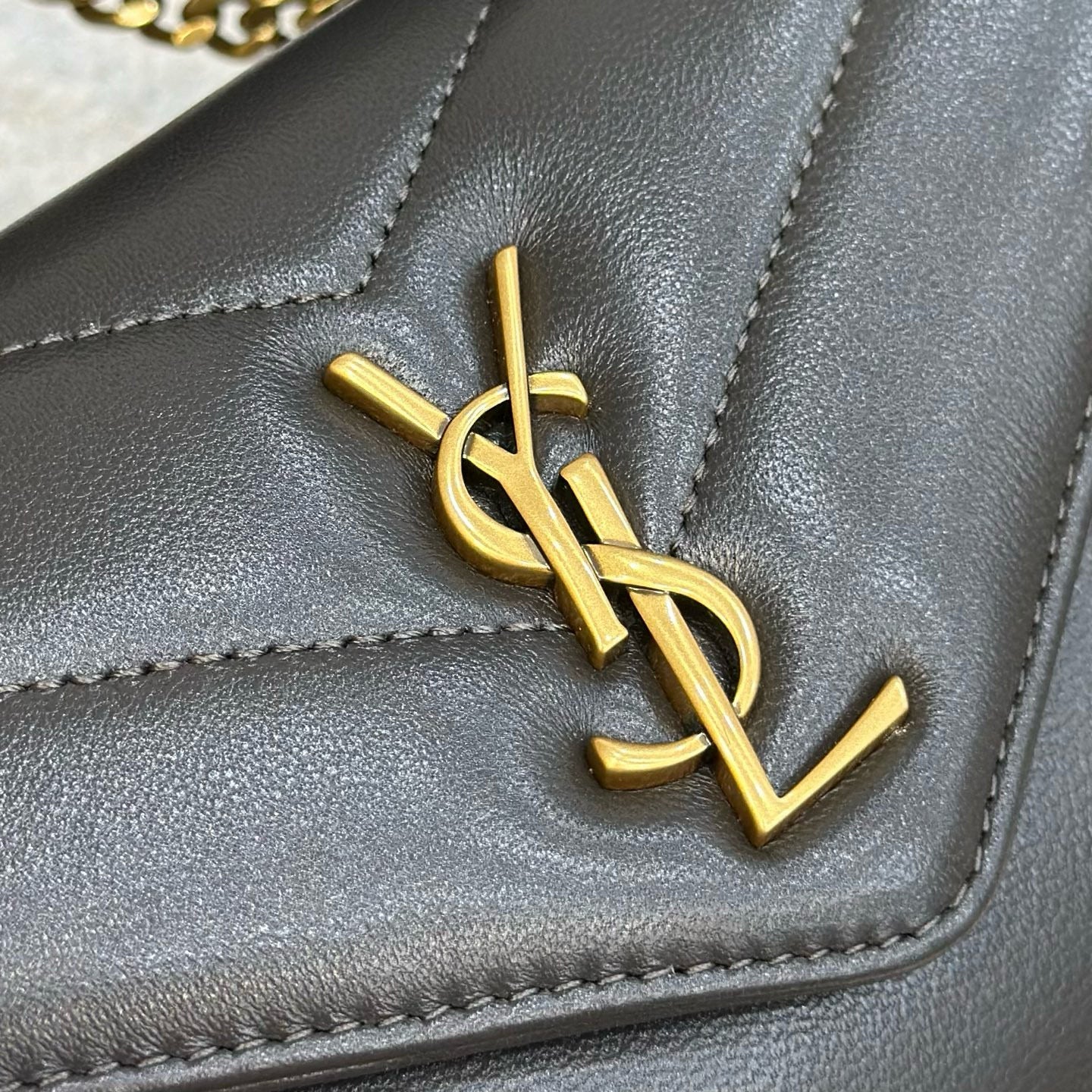 YSL Loulou Shoulder Bag 20x12x5cm