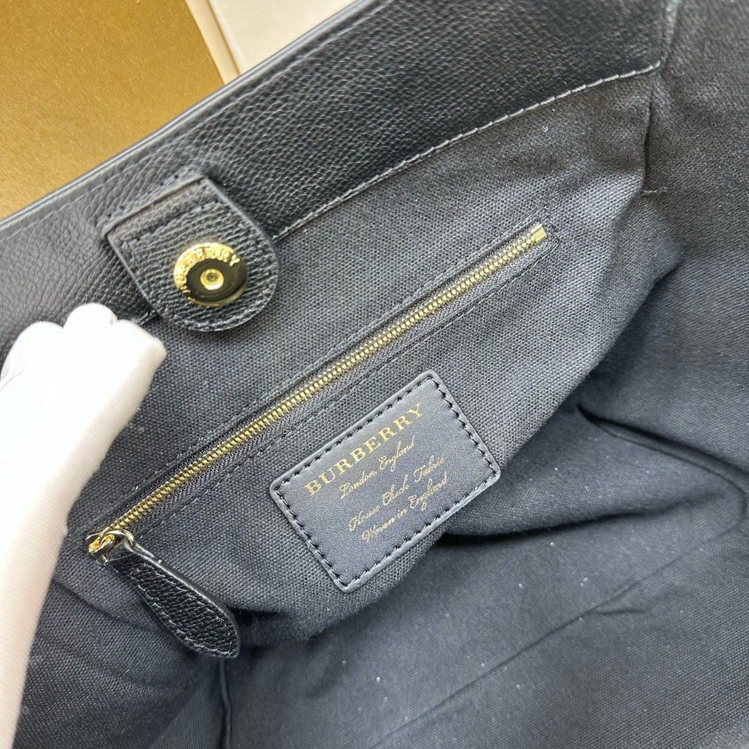 BBR Highlands Shoulder Bag