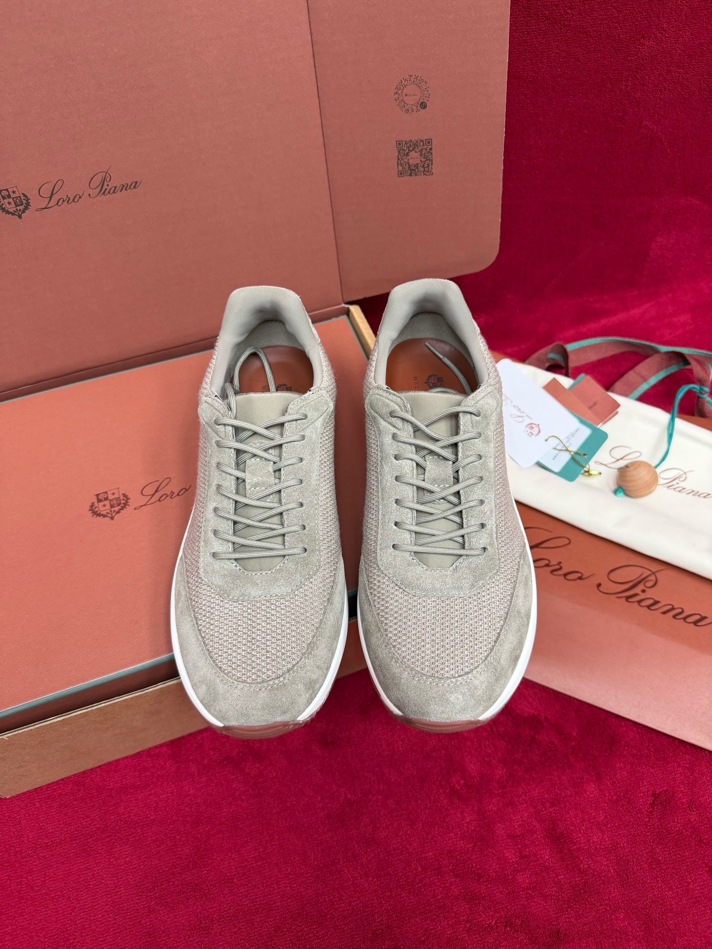 LP Sneaker